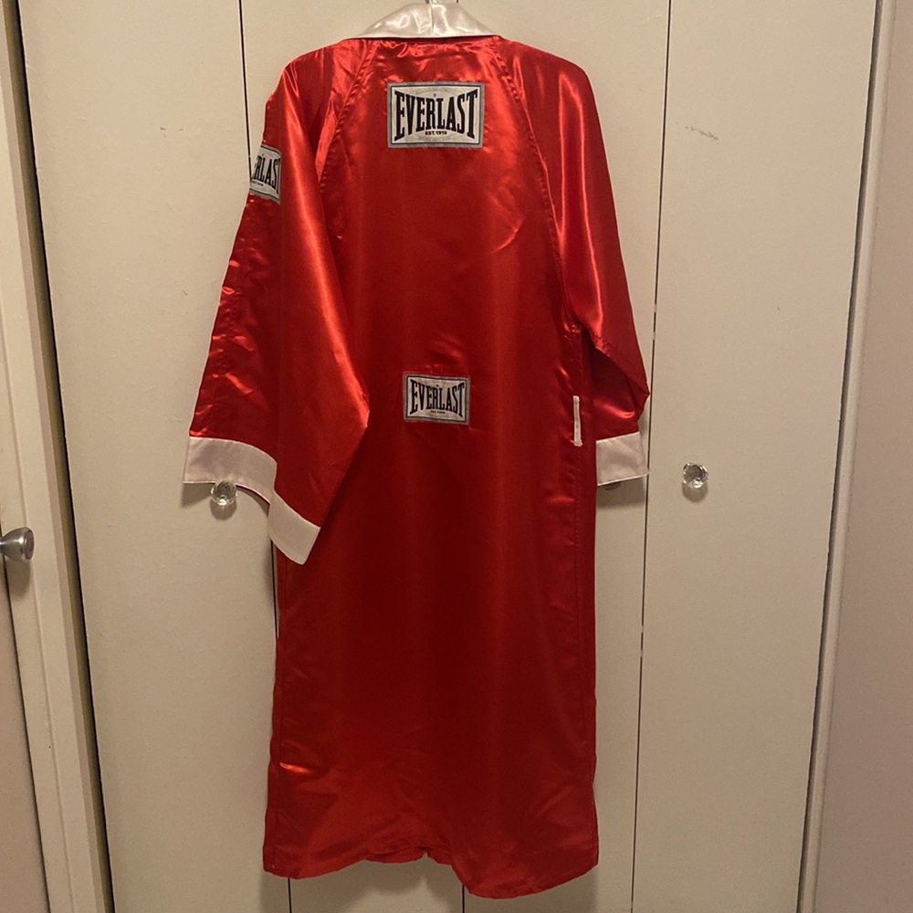 Everlast Satin Boxing Robe - Picture 7 of 12
